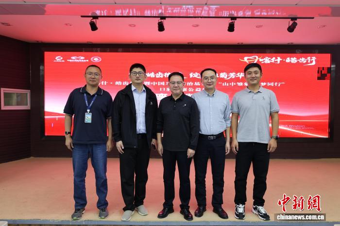跨越千里再回访：山东口腔专家为喀什留下“带不走的医疗队”(图1)