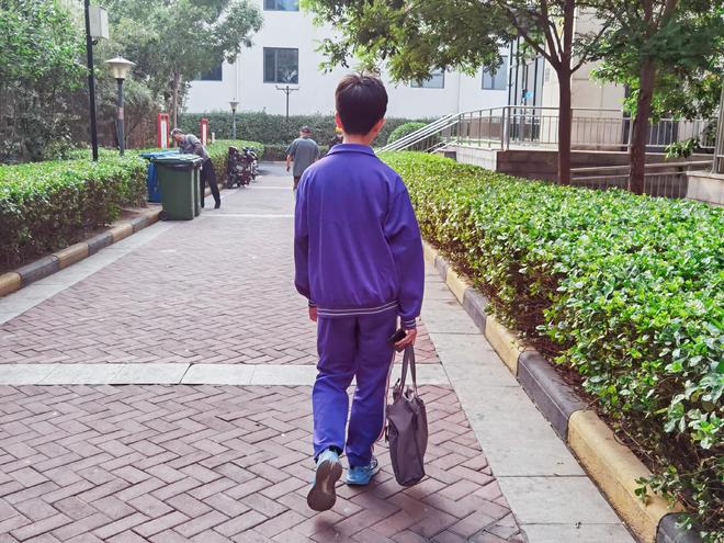 禁止手机进校园，为啥还有家长支持孩子偷偷带？(图3)