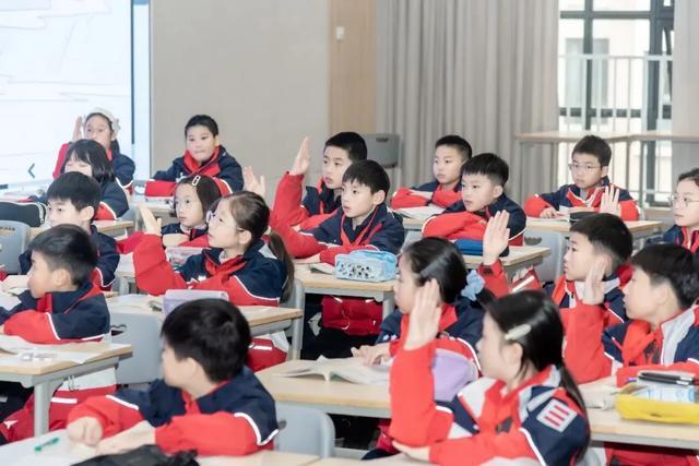 当AI什么都会，成都这所学校决定先保护一件事：好奇心(图11)