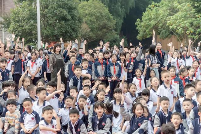 当AI什么都会，成都这所学校决定先保护一件事：好奇心(图3)
