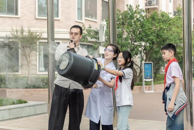 当AI什么都会，成都这所学校决定先保护一件事：好奇心(图7)