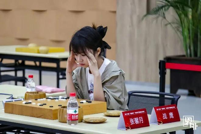 战鹰:一个天才少女的「滑落」(图12)