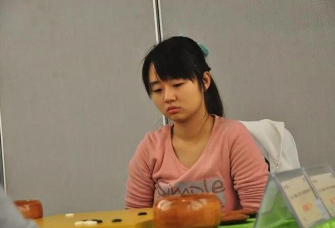 战鹰:一个天才少女的「滑落」(图8)