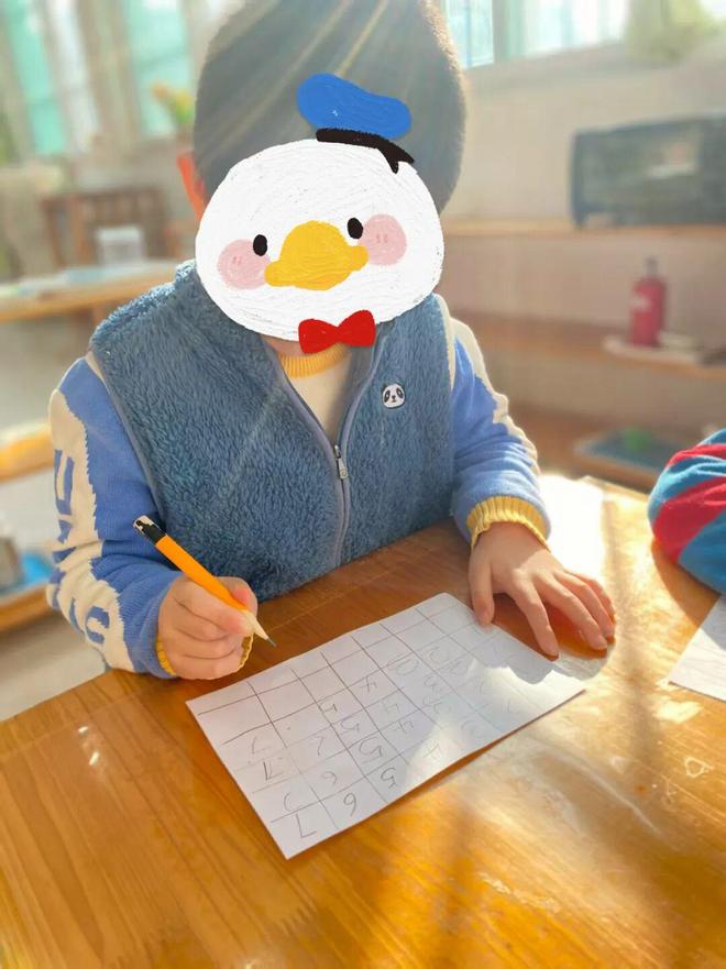 果断办残疾证，不死磕学业：11年随班就读，我们接受孩子慢半拍(图3)