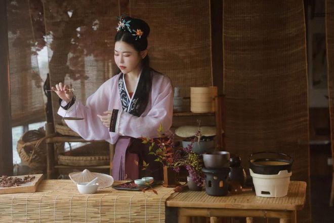 重阳寻香：一炉香，一枚囊，她们以手传香(图3)