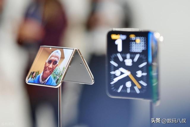 iPhone Duo 溢价暴跌！苹果折叠神话崩盘，果粉还愿意买单吗？(图1)