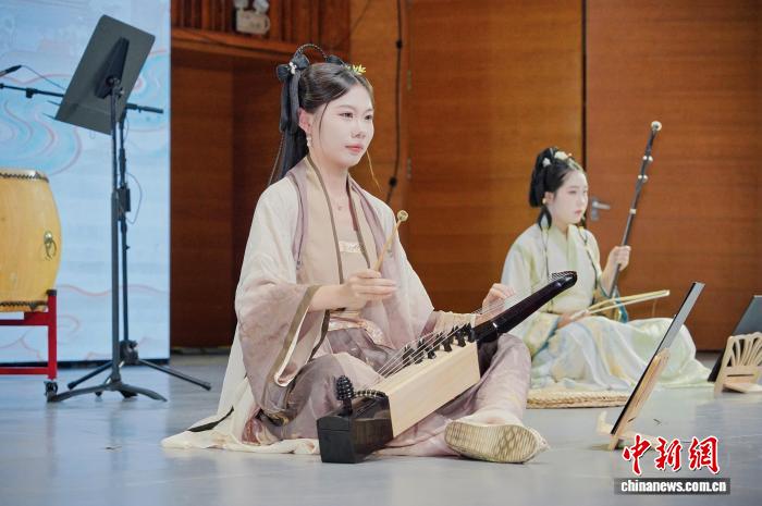 第十六届“古韵新妍”海峡两岸大学生诗词联吟大会在中南大学举行