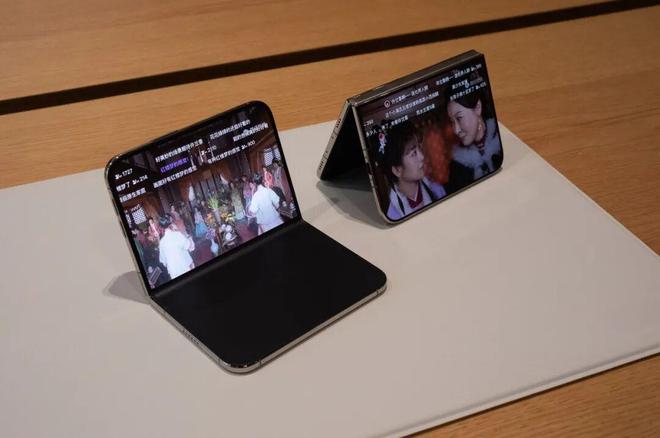 我用 iPhone Duo 刷小红书、淘宝、飞书，发现作用不只是装「阔」(图8)