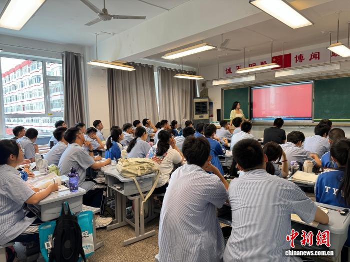 从师范生培养到职称评价 山西全链条完善教师成长通道
