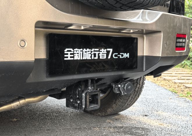 风格更豪华/座舱更舒适 全新旅行者7上市 燃油版售12.59万起(图8)