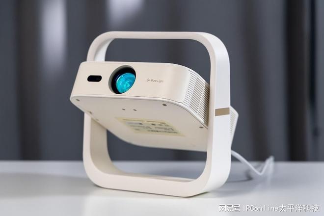京东方屏+当贝系统+620CVIA高亮，新面孔小光盒R1，全是熟面孔(图5)